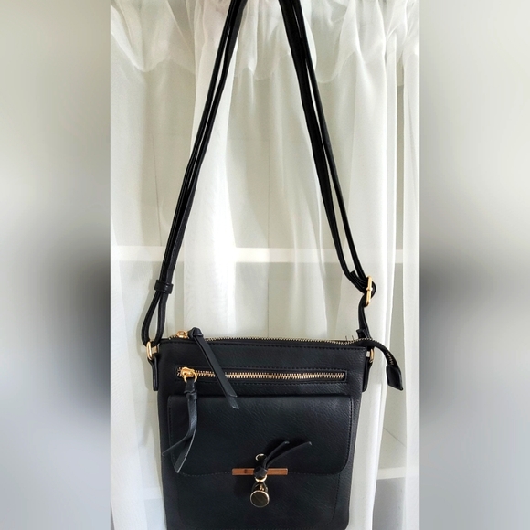 Faux leather purse, gold accents,  adjustable length - Picture 2 of 5